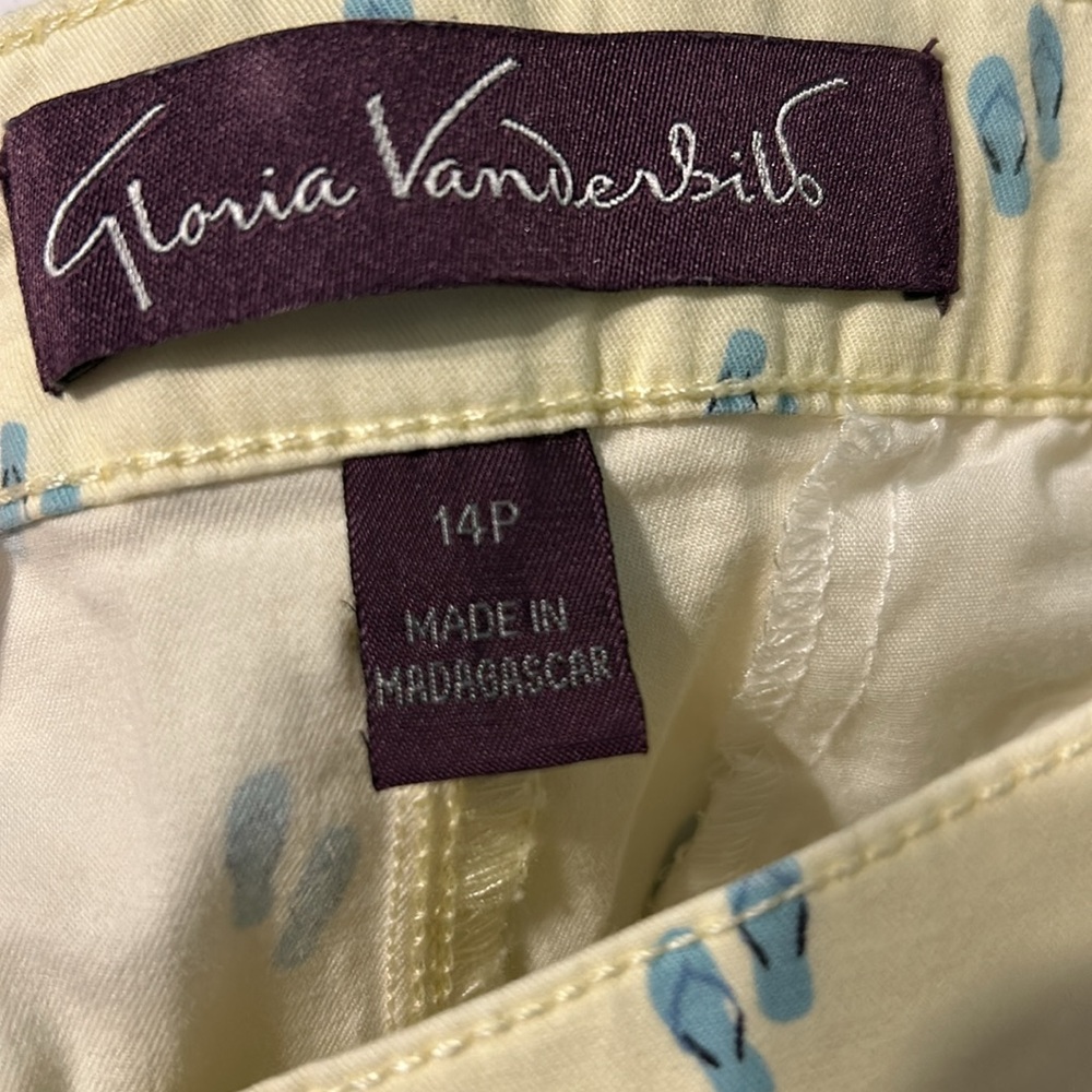 🟢3/$15 Gloria Vanderbilt Bermuda Shorts yellow with Blue flip Flops 14 petite - Picture 4 of 12